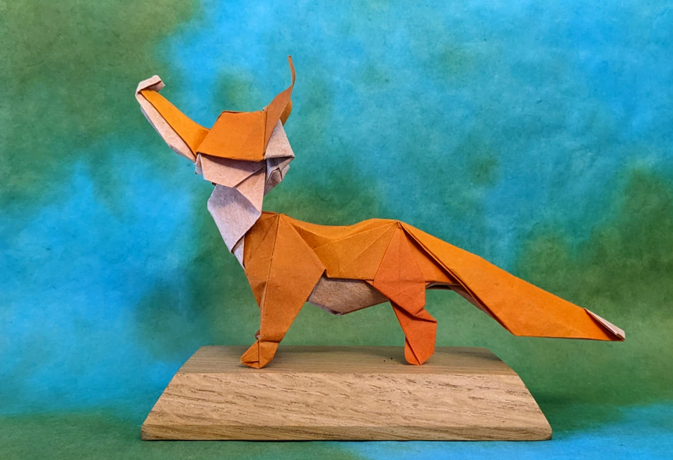 Origami Fox designed by TERRY Nicolas, folded by TERRY Nicolas, using Luminous Thai paper (#08 White / Sienna Orange)