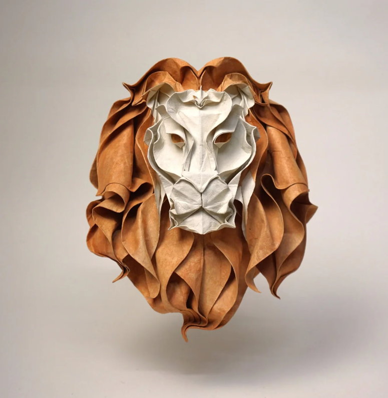 Origami Lion "Old warrior" designed by Hoàng Tiến Quyết, folded by Hoàng Tiến Quyết, using Vietnamese handmade paper paper