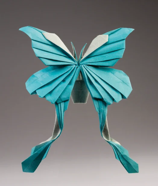 Origami Phoenix-tailed Butterfly designed by Nhâm Văn Sơn, folded by Nhâm Văn Sơn