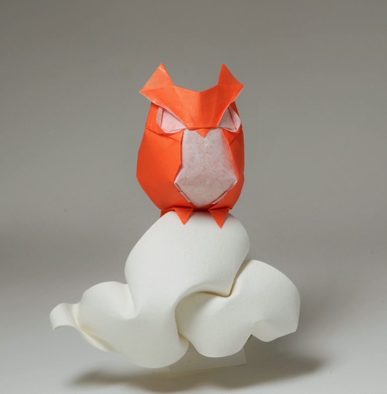 Origami Owl designed by Hoàng Tiến Quyết, folded by Hoàng Tiến Quyết, using DUO-COLOR Extra Large paper