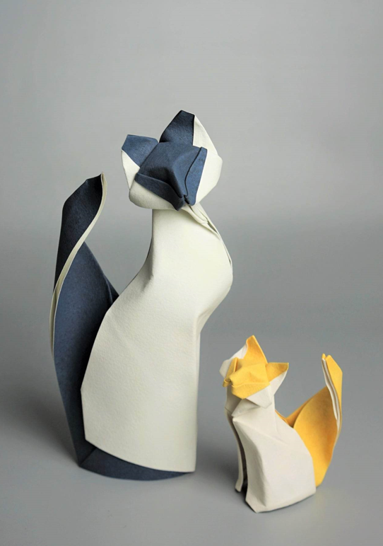 Origami Siamese cat designed by Hoàng Tiến Quyết, folded by Hoàng Tiến Quyết, using ARCHES paper