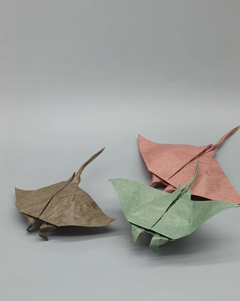 Origami Ray designed by Red Paper - Wonseon Seo, folded by Red Paper - Wonseon Seo, using Youjeji paper