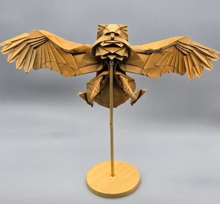 Origami Owl designed by Katsuta Kyohei, folded by calerodriguezchristian, using Luminous Thai paper (#02 WHITE / ORANGE BROWN / DARK BROWN)