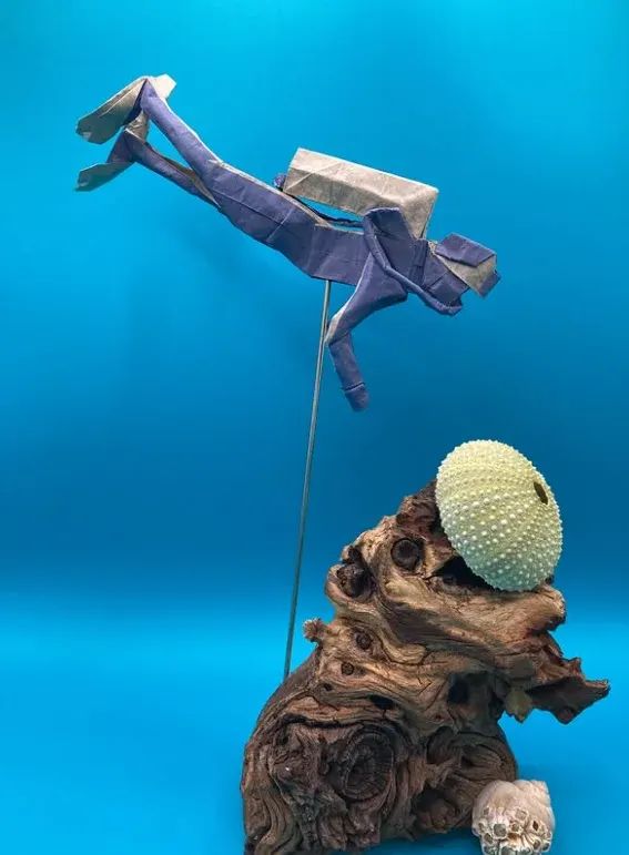 Origami Scuba Diver designed by Maeng Hyeong Kyu, folded by Petra Hocke, using Nature Fold paper (Craft T)