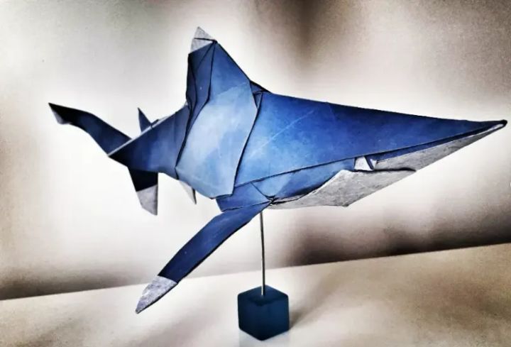 Origami Oceanic whitetip shark designed by Winston Lee, folded by @pieter_van_dorsselaer, using Luminous Thai paper (#04 WHITE / BLUE JEAN)
